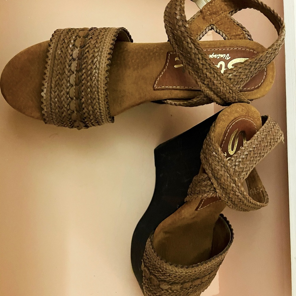 Sbicca vintage brown leather wedge